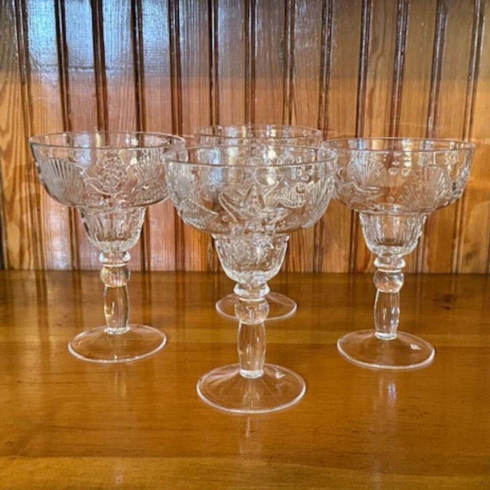 Set of 4 Plastic Goblet Stemware Wine Glasses Seashell Motif Design